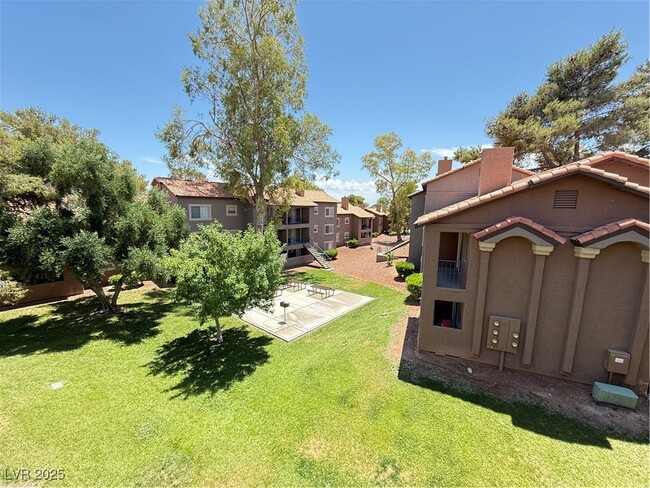 Building Photo - 2750 S Durango Dr