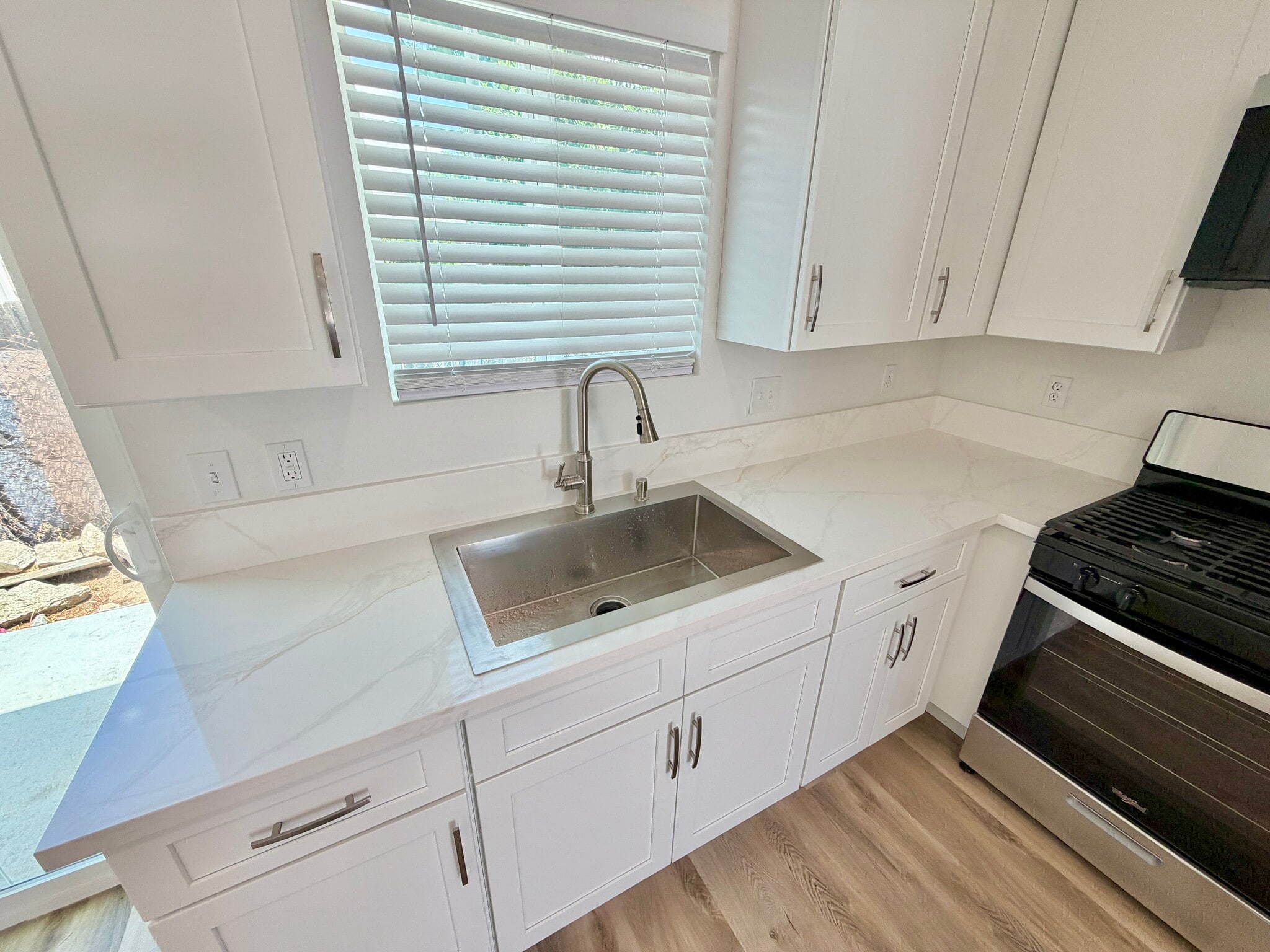 Building Photo - 6989 Del Rosa Ave