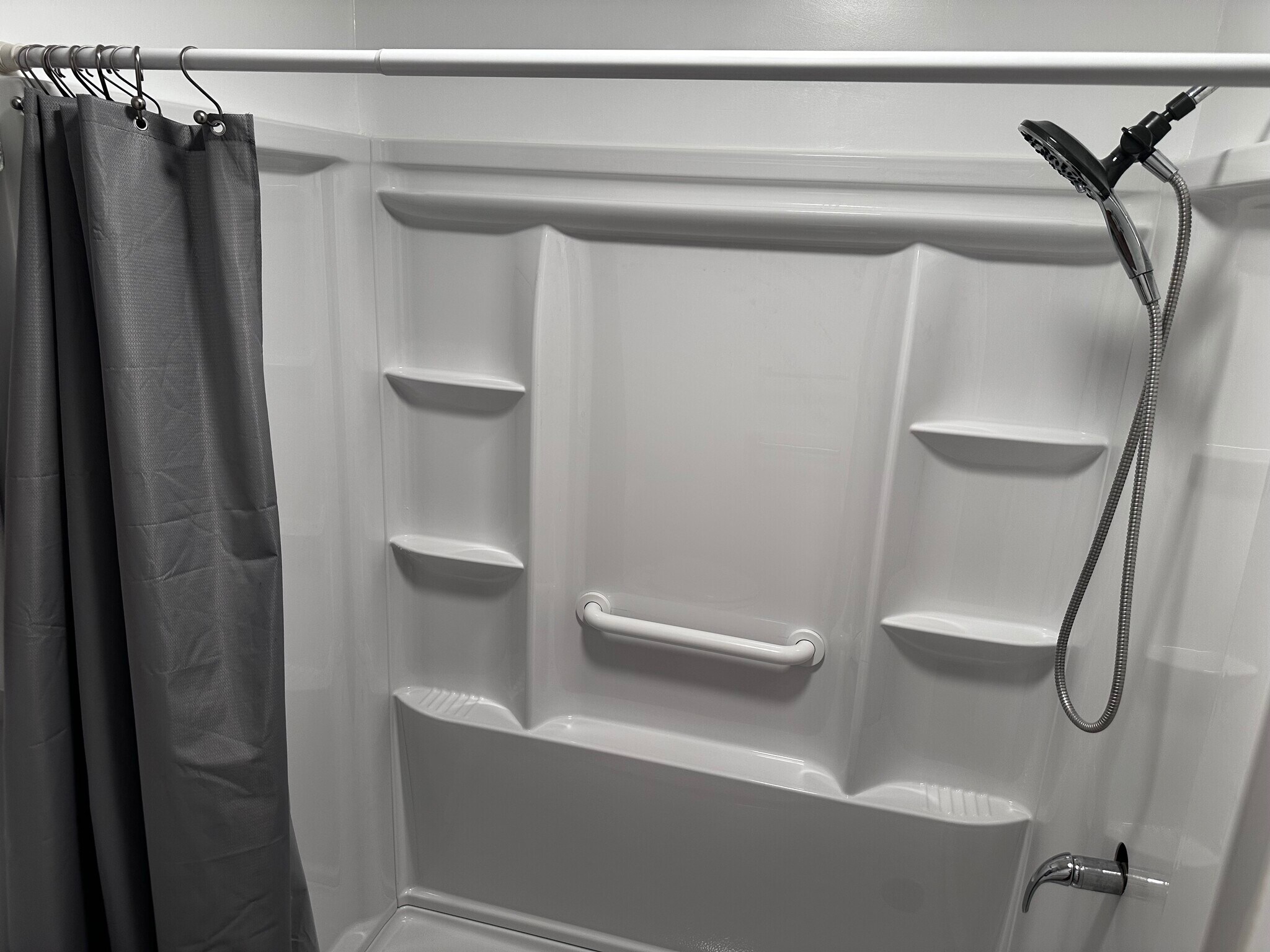 Building Photo - 3540 Wandering Ln NE