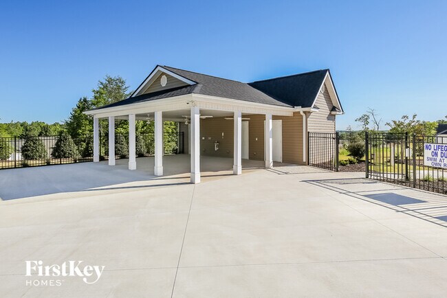 Building Photo - 404 Stonefence Dr