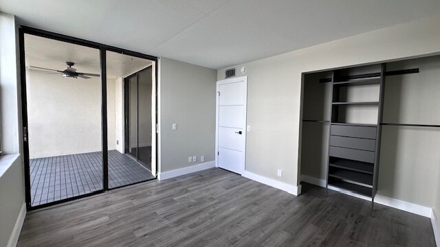 Building Photo - 113 Lake Emerald Dr