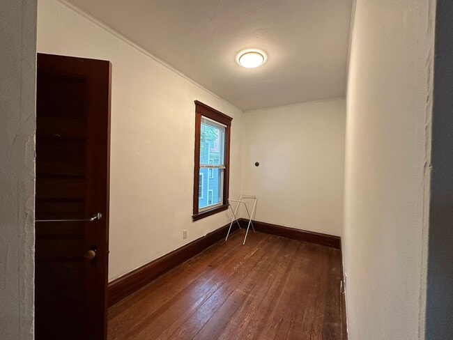 Building Photo - Entire Second Floor