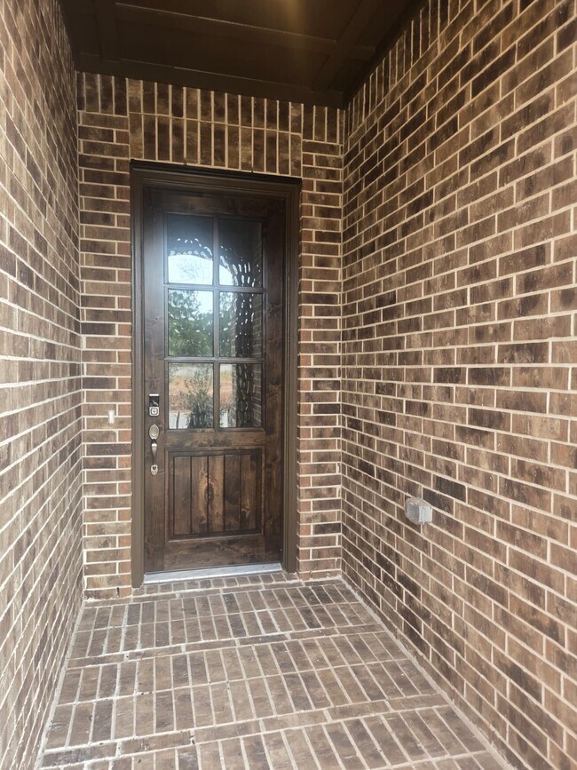 Building Photo - 1420 Florecer Ln