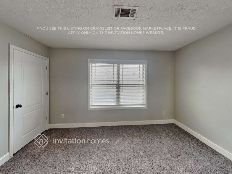 Building Photo - 113 Daisy Cir