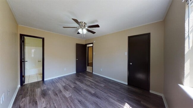 Building Photo - 4130 Willow Oak St