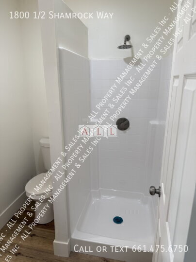 Building Photo - 1800 1/2 Shamrock Way-