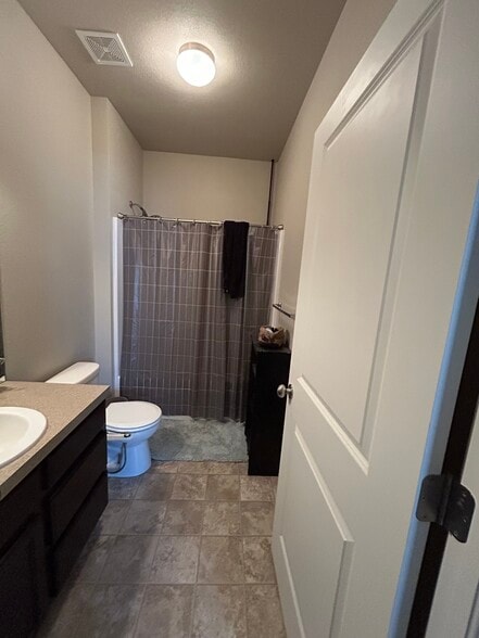 Building Photo - 6915 W 3rd St