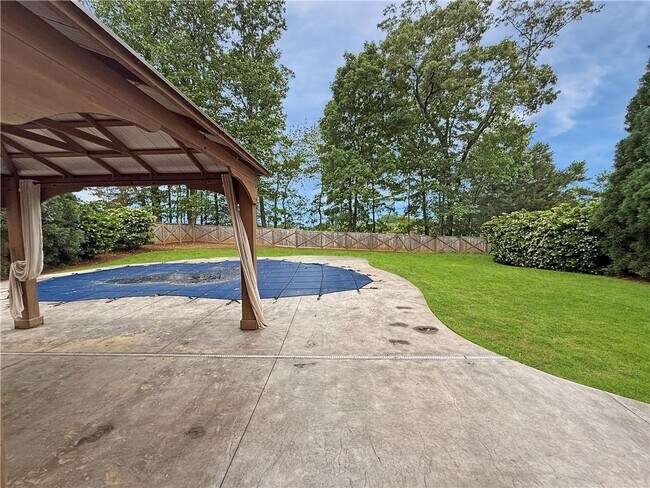Building Photo - 5910 Westcroft Ln