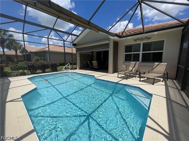 Building Photo - 10630 Camarelle Cir