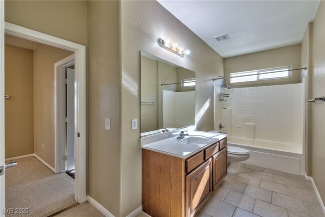 Building Photo - 10737 Hunter Mountain Ave
