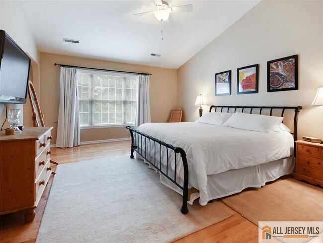 Building Photo - 27 Bodine Dr