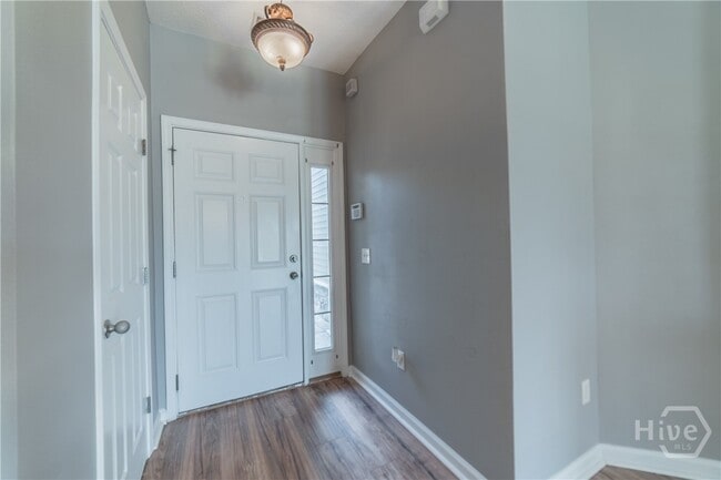 Building Photo - 580 Canyon Oak Loop