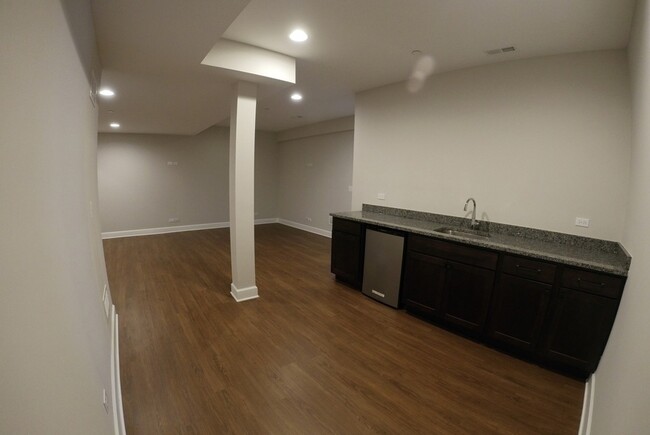 Building Photo - 10750 Clock Tower Dr