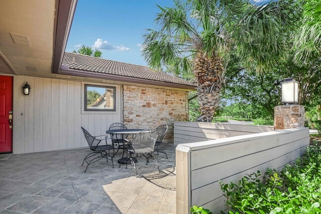 Building Photo - 100 Bay Point Dr