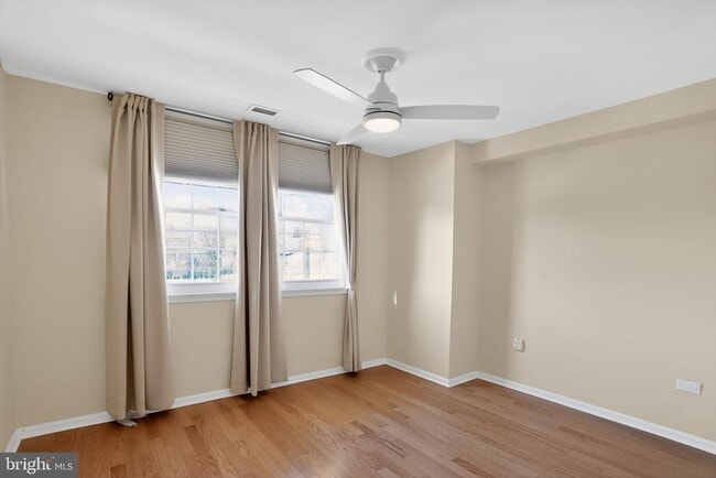 Building Photo - 215 Haddonfield Cmns