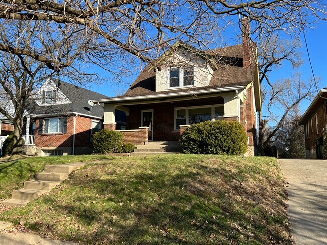 Building Photo - 4964 Oaklawn Dr