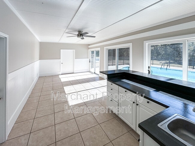 Building Photo - 317 Hunter Rd