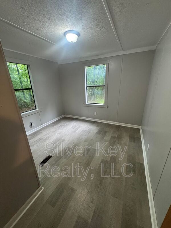 Building Photo - 182 Co Rd 703