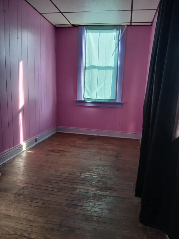 Building Photo - 5445 Robin Ave