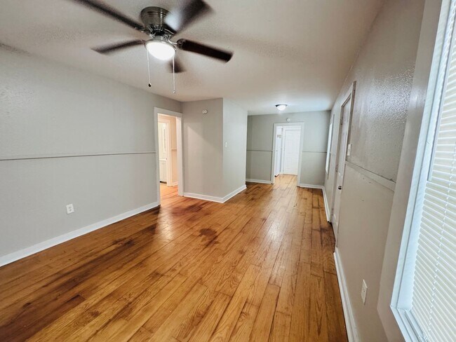 Building Photo - 3577 Mission Dr