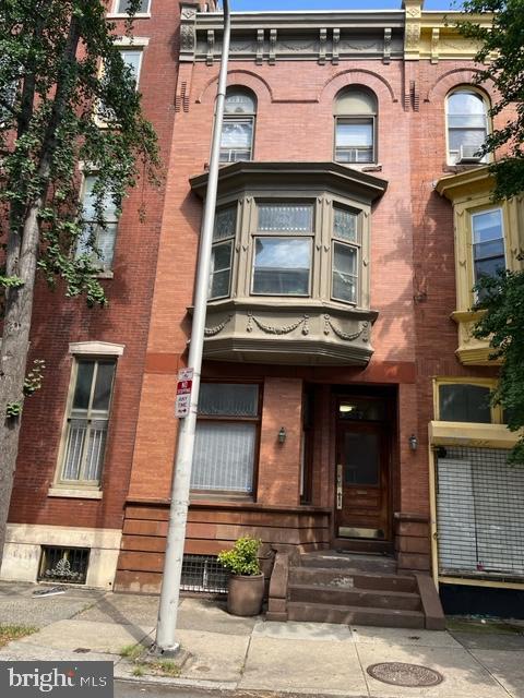 Building Photo - 423 S 15th St