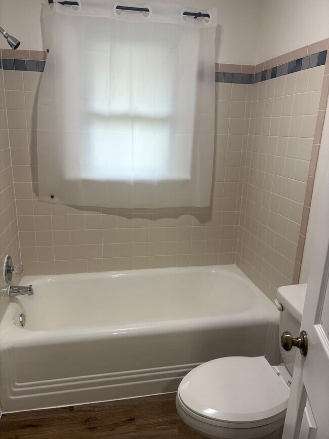 Building Photo - Newly remodeled house available now!