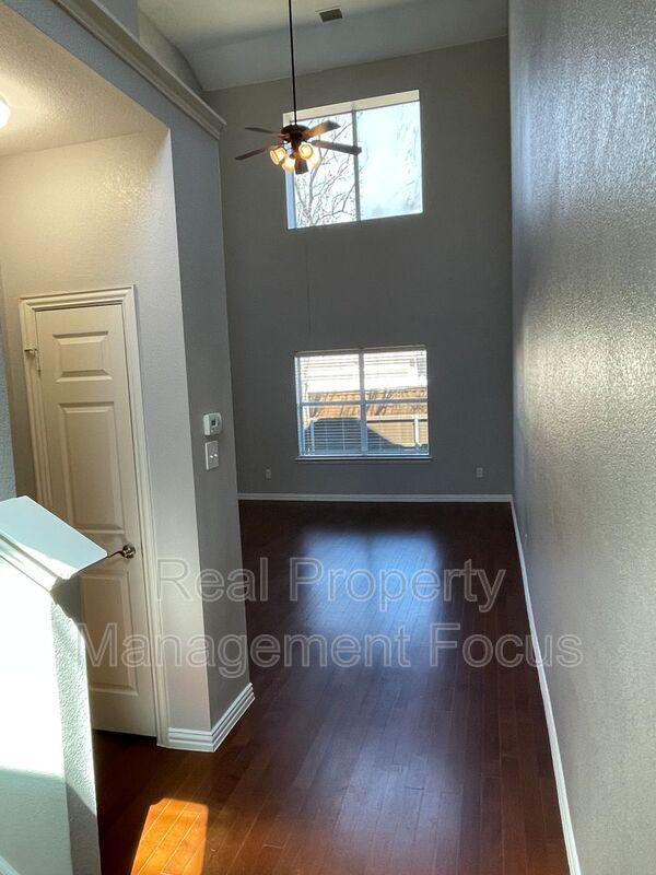 Building Photo - 4645 Penelope Ln