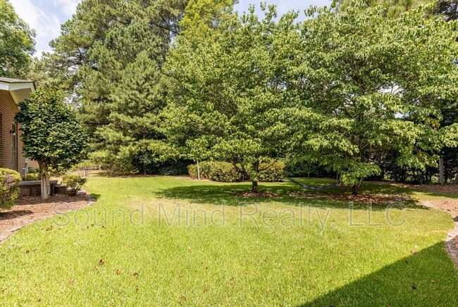 Building Photo - 3504 Hawthorne Rd