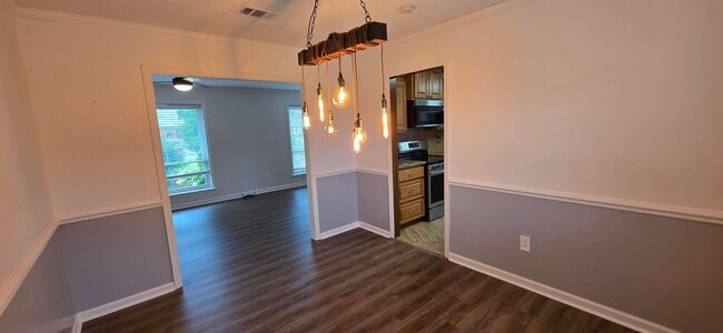 Building Photo - 4011 Pinnacle Way