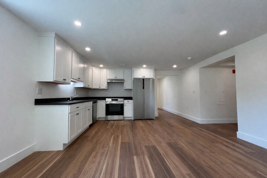 Building Photo - 61 Old Amherst Rd