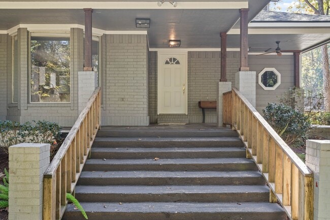 Building Photo - 11085 Jake Pearson Rd