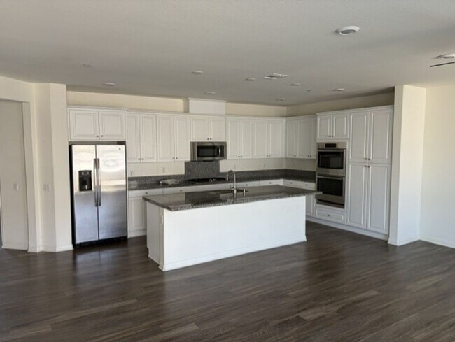 Building Photo - 29626 Edgemere Wy