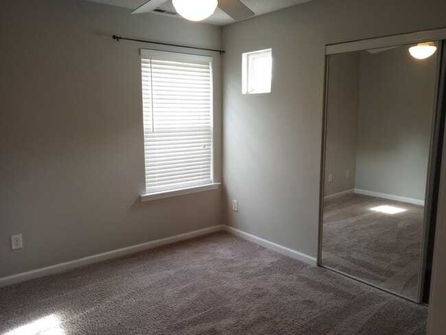 Building Photo - 108 Lacombe Ct