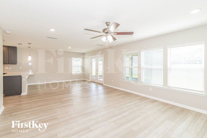Building Photo - 8145 Windmill Way