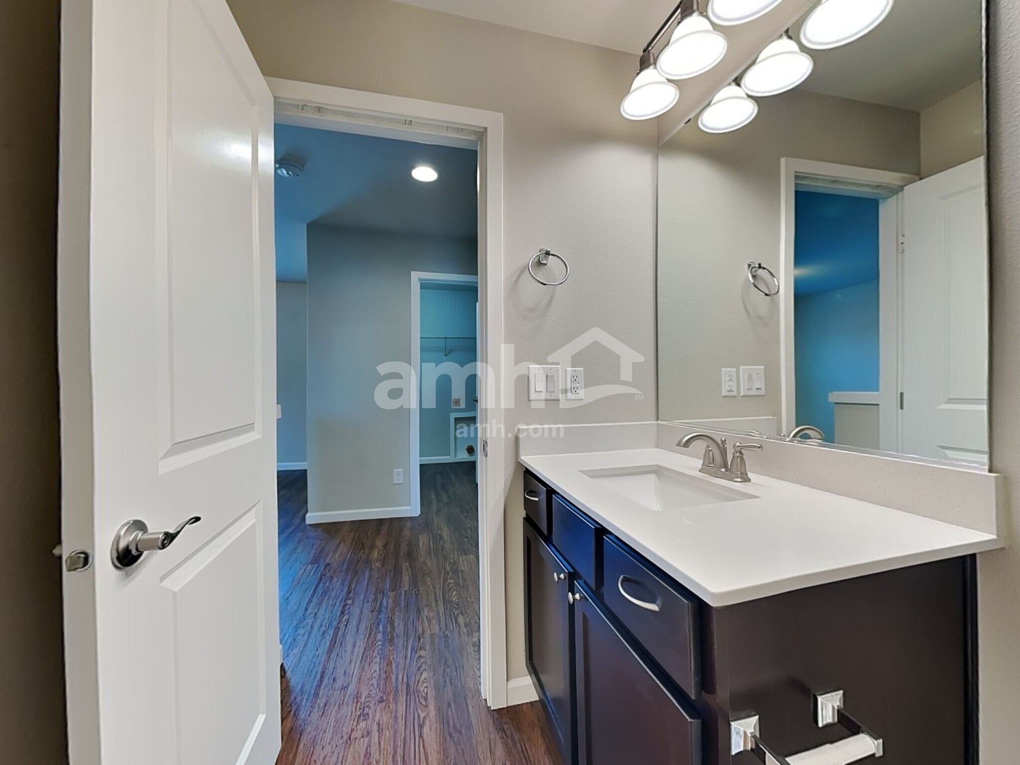 Building Photo - 945 Riggs Dr E