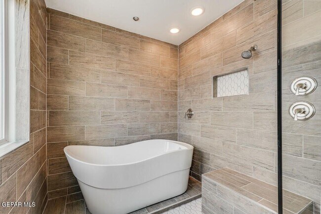 Building Photo - 123 Ruth Trl