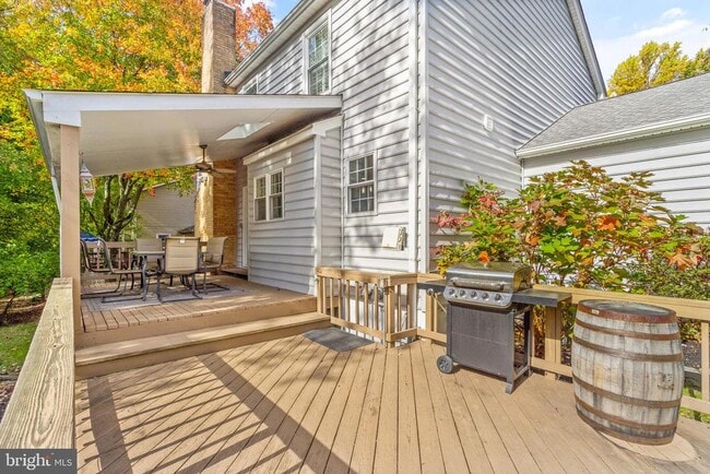 Building Photo - 7421 Beverly Manor Dr