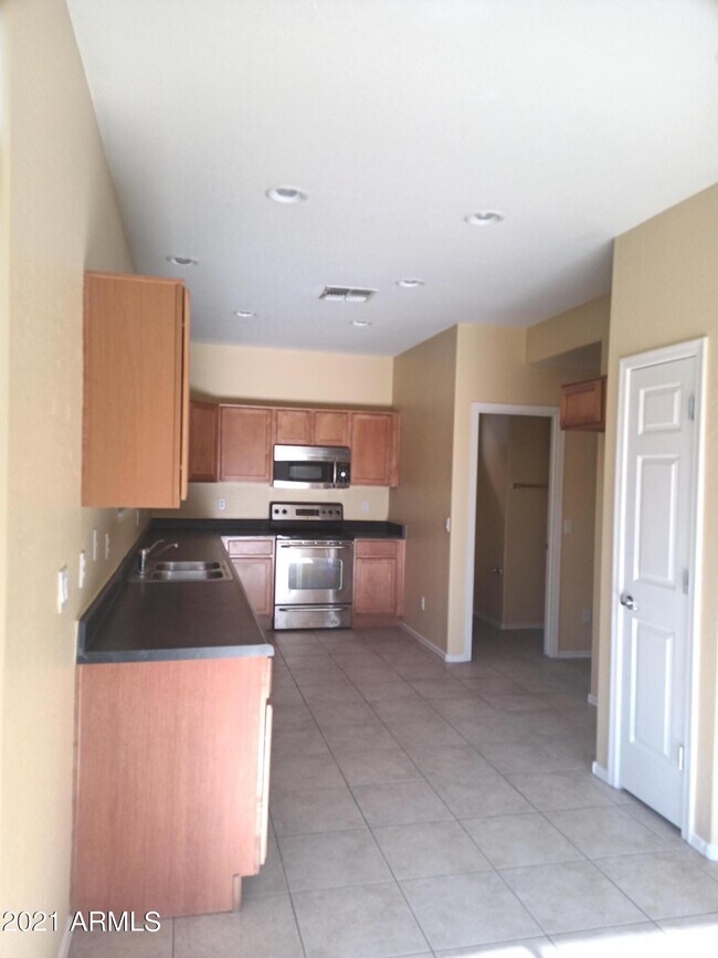 Building Photo - 1296 E Weatherby Way