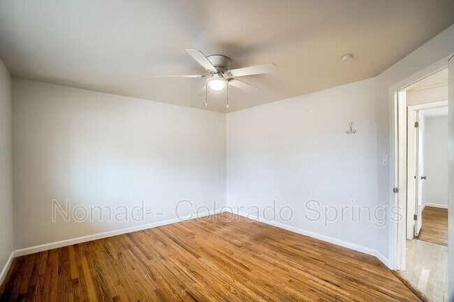 Building Photo - 3660 Brentwood Terrace