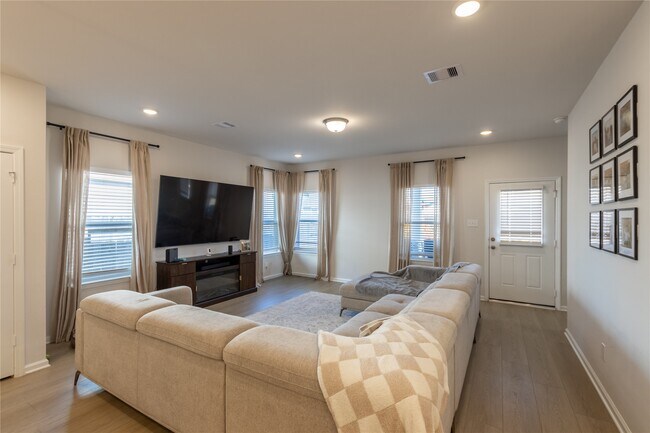 Building Photo - 32422 Clouser Crawdad Ct