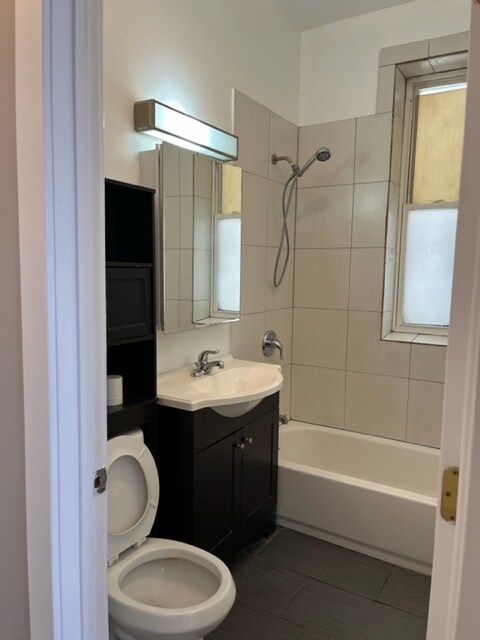 bathroom - 1615 W Barry Ave
