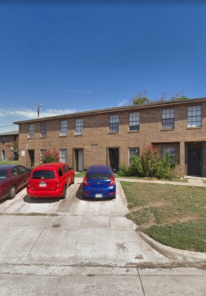 Primary Photo - 8110 Foxfire Ln