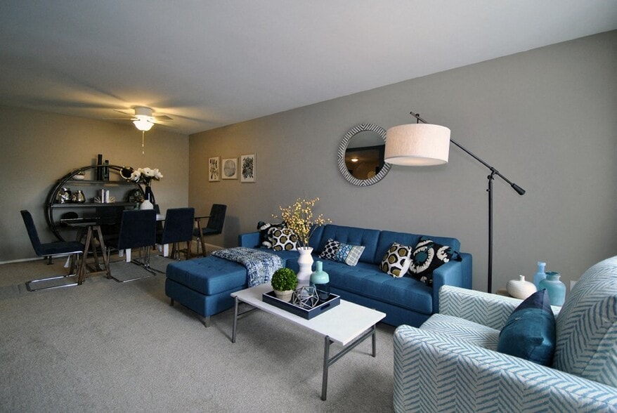 Building Photo - Village Green of Lansing Apartments