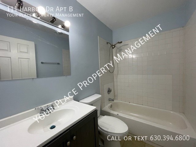 Building Photo - 111 Harbor Dr