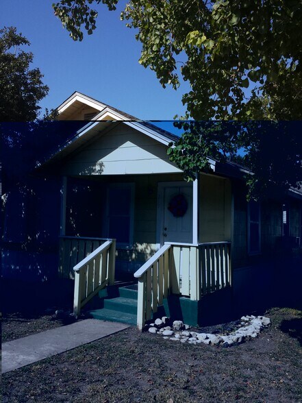 Building Photo - 219 Tutt Ave
