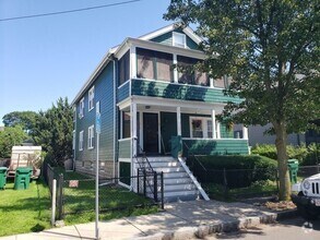Building Photo - 77 Linwood St