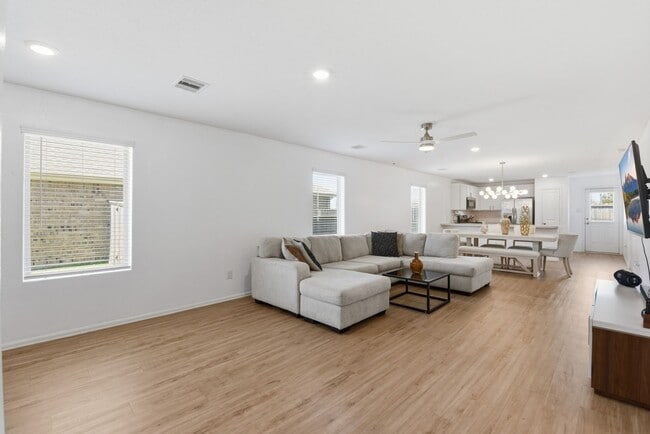 Building Photo - 14427 Woodcott Warren Wy