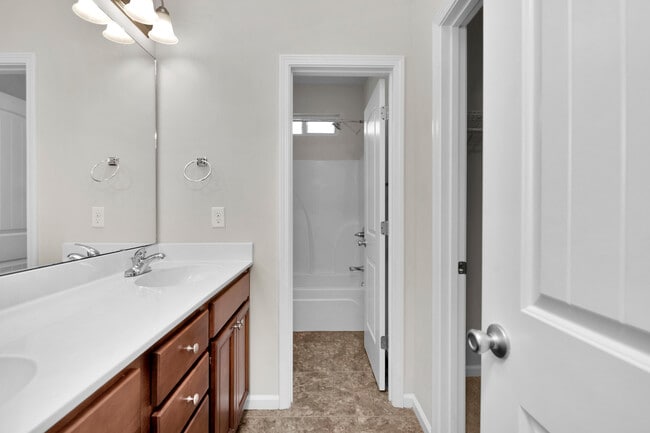 Building Photo - 116 Matt Blvd