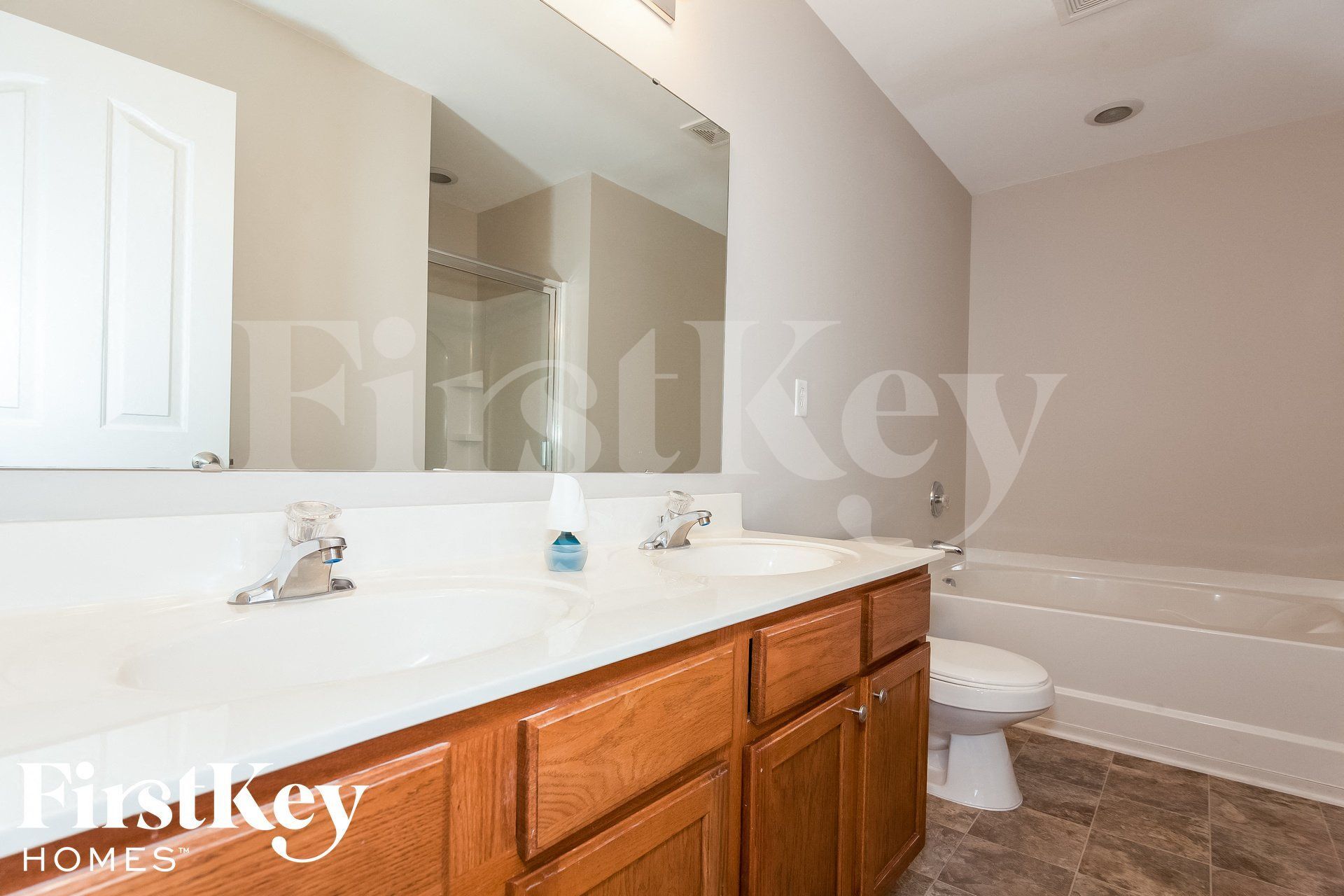 Building Photo - 1737 Larne Cir