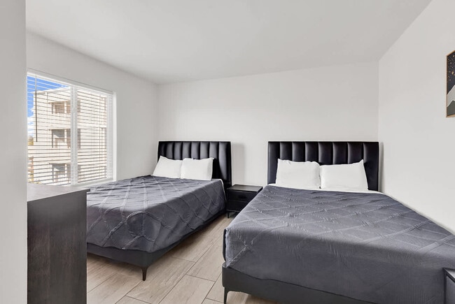 Building Photo - 511 S Ocean Blvd